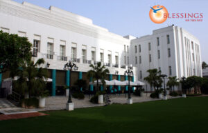 Hotels near tour places in delhi