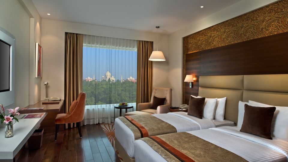 Top Hotels Near Taj Mahal