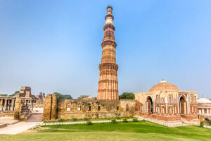  Tallest brick minaret, built in 1193, showcasing Indo-Islamic architecture and historical significance. 