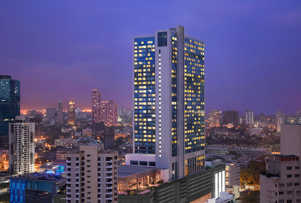  Hotels and Tourist Attractions Near Haji Ali Dargah