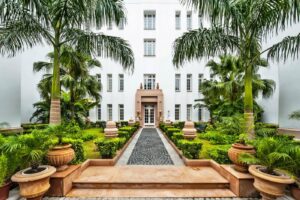 Hotels near tour places in delhi