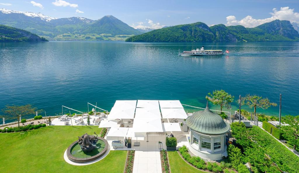 Top Hotels Near Tourist Places in Switzerland